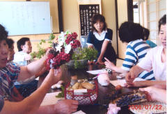 地元講師原みちこさん(右上)